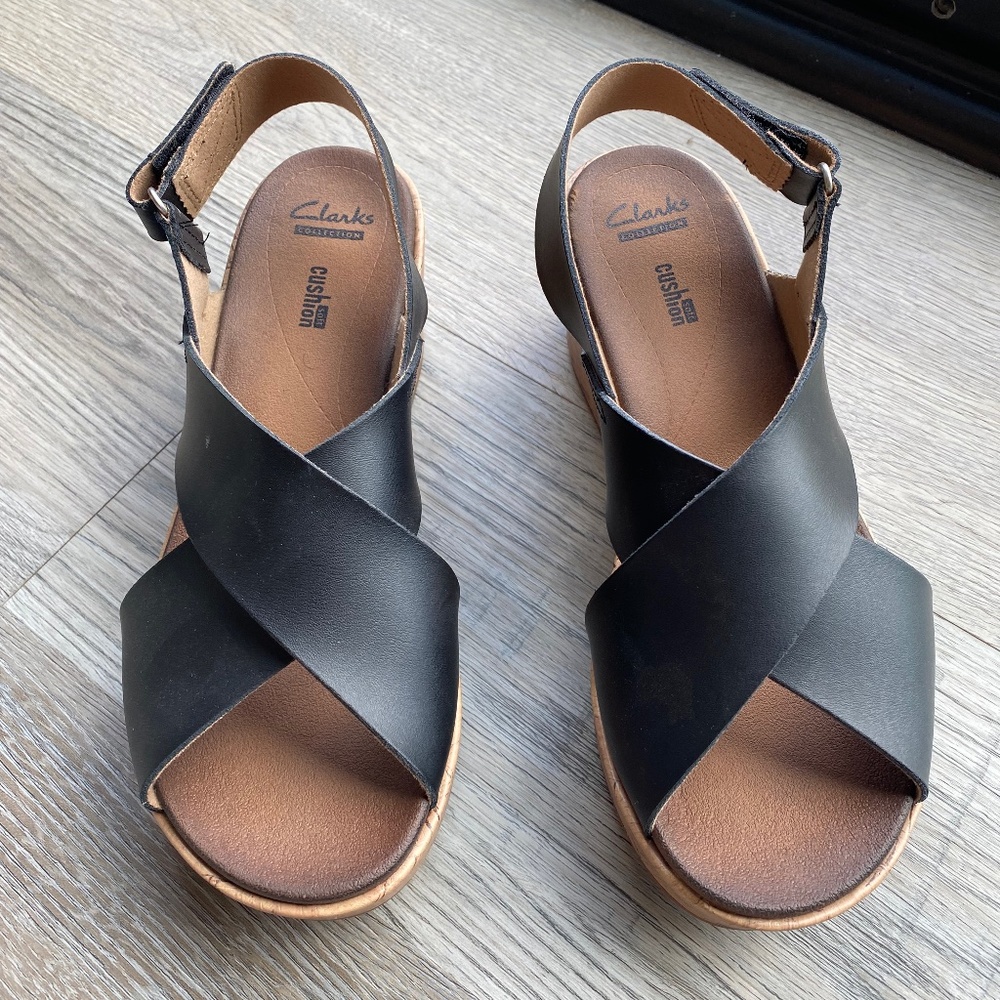 Clarks cusionsoft wedge sandal